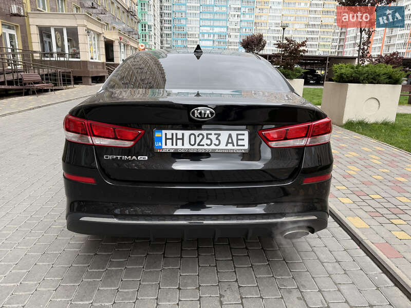Седан Kia Optima 2019 в Одессе