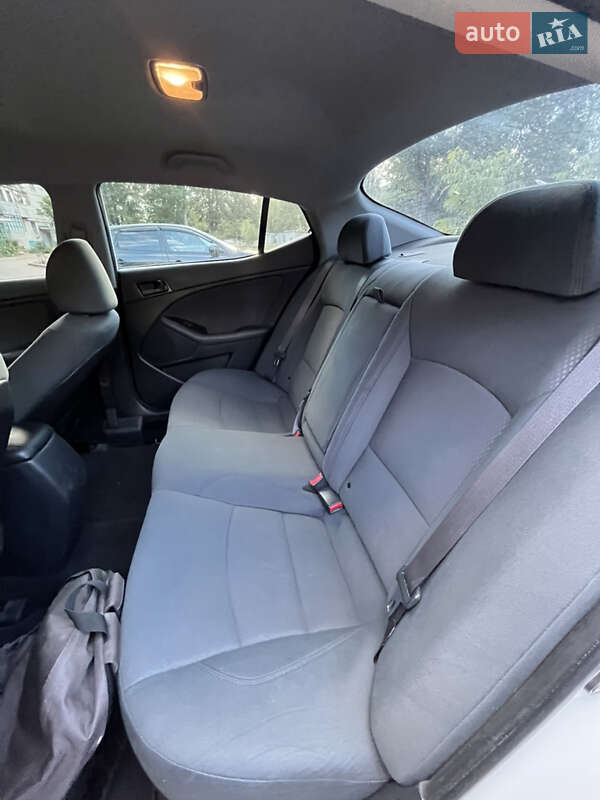 Седан Kia Optima 2015 в Покрове