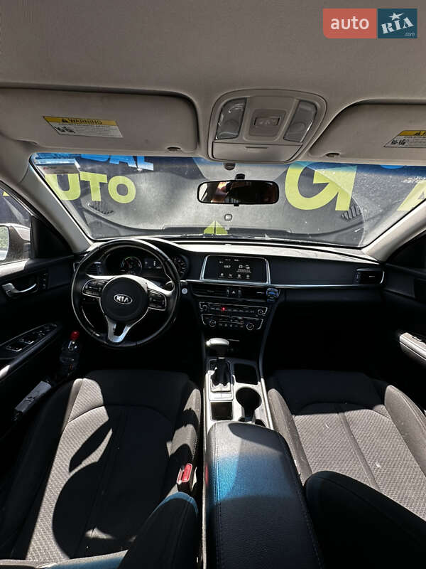 Седан Kia Optima 2016 в Львові
