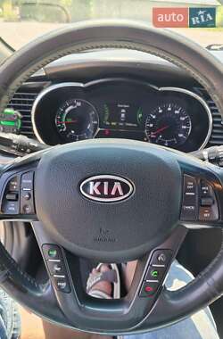 Седан Kia Optima 2012 в 