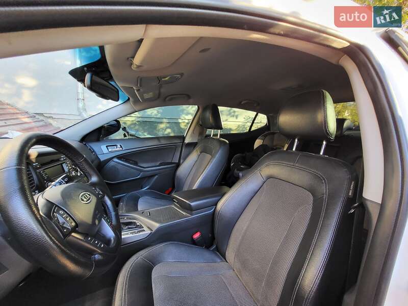 Седан Kia Optima 2011 в Житомире