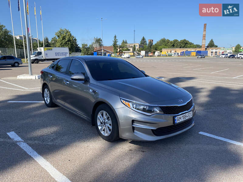 Седан Kia Optima 2017 в Житомире