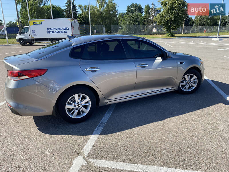 Седан Kia Optima 2017 в Житомире
