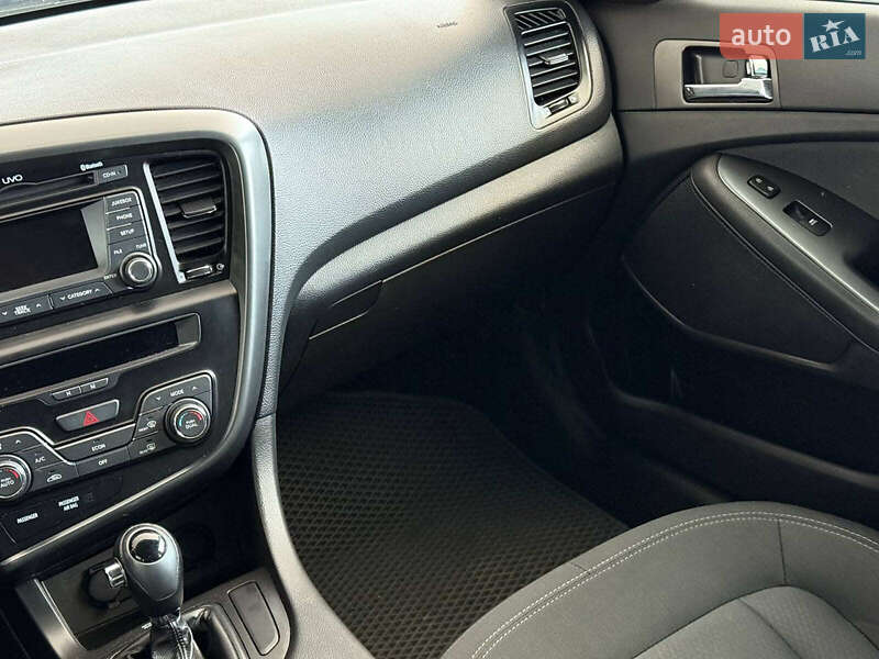 Седан Kia Optima 2012 в Одесі