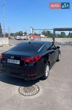 Седан Kia Optima 2012 в 