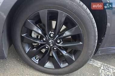 Седан Kia Optima 2016 в 