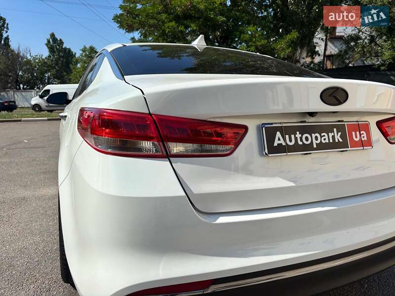 Седан Kia Optima 2016 в Запорожье