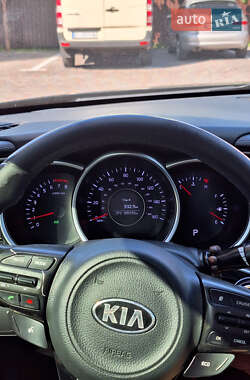 Седан Kia Optima 2015 в 