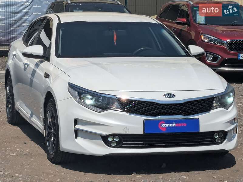 Седан Kia Optima 2017 в Киеве