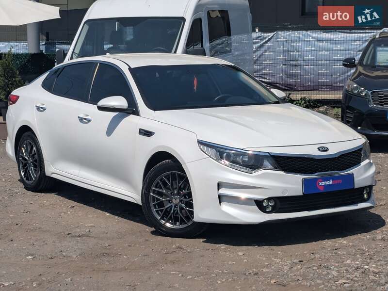 Седан Kia Optima 2017 в Киеве