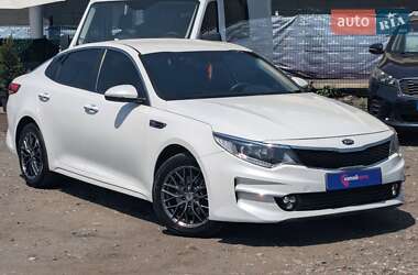 Седан Kia Optima 2017 в 