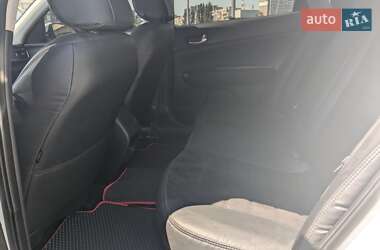 Седан Kia Optima 2017 в 