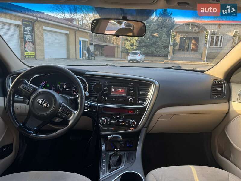 Седан Kia Optima 2015 в Днепре