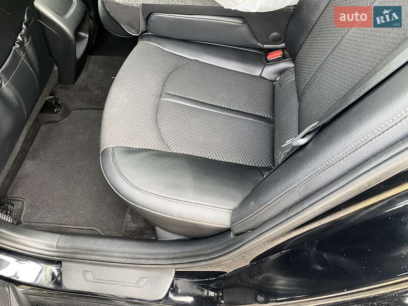 Седан Kia Optima 2018 в Києві