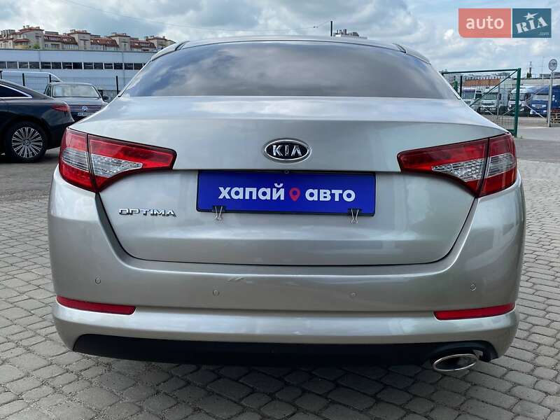 Седан Kia Optima 2012 в Львове