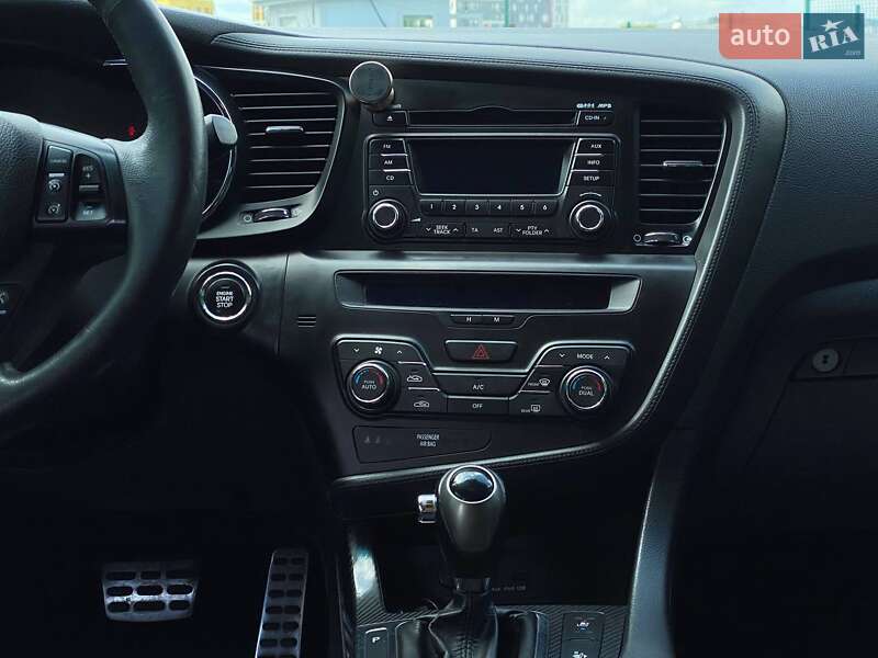 Седан Kia Optima 2012 в Львове