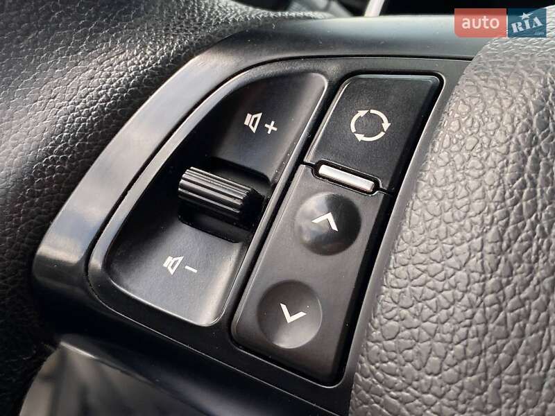 Седан Kia Optima 2012 в Львове