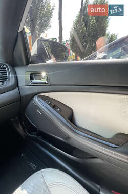Седан Kia Optima 2012 в 