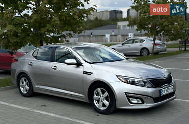 Седан Kia Optima 2015 в Хмельницком