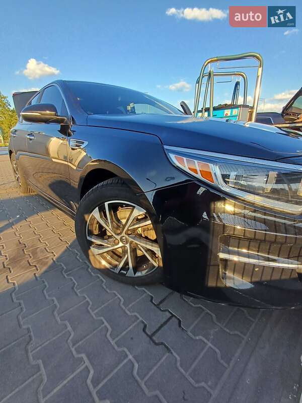 Седан Kia Optima 2017 в Києві