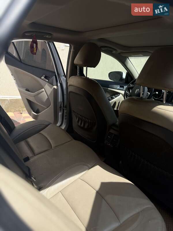 Седан Kia Optima 2013 в Харькове