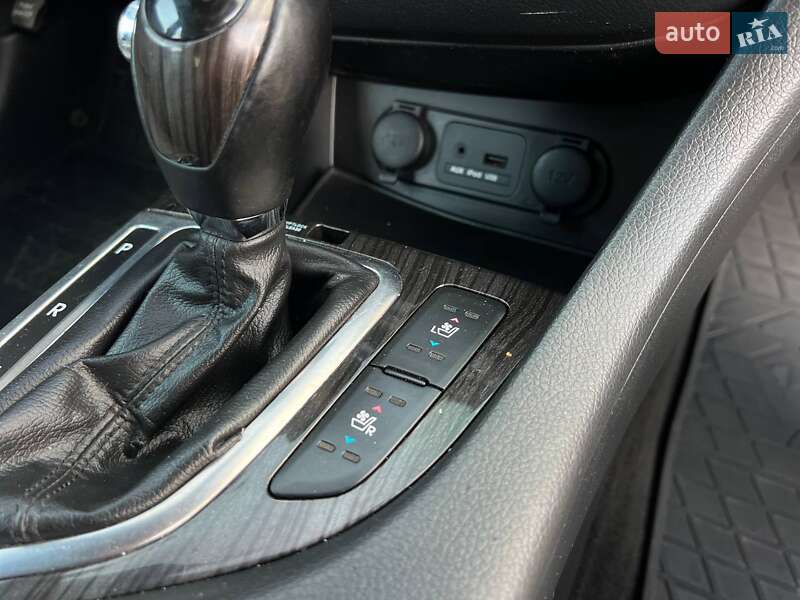 Седан Kia Optima 2012 в Запорожье