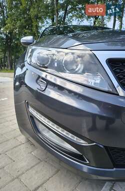 Седан Kia Optima 2011 в 