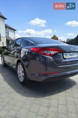 Седан Kia Optima 2011 в 