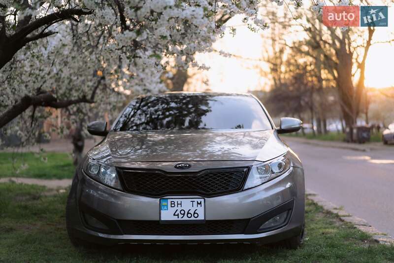 Седан Kia Optima 2011 в Одессе