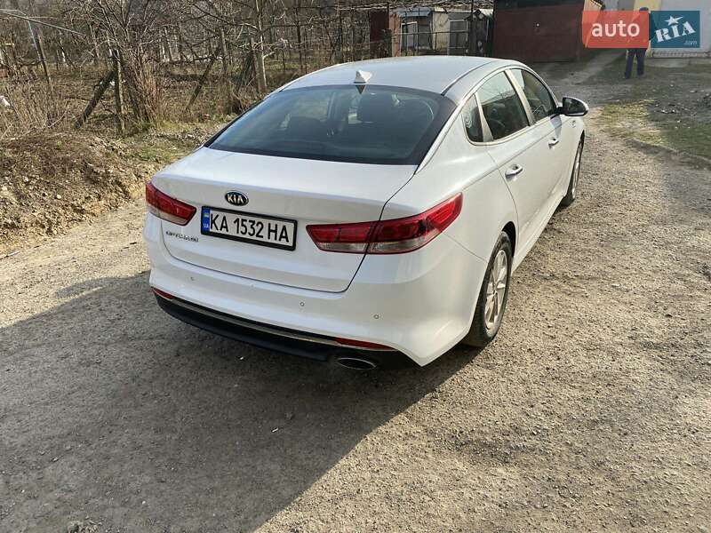 Седан Kia Optima 2016 в Киеве