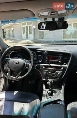 Седан Kia Optima 2013 в 