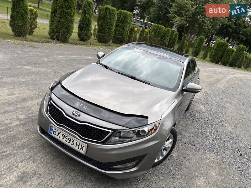 Седан Kia Optima 2012 в Хмельницком