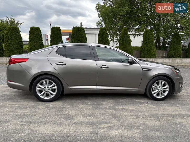 Седан Kia Optima 2012 в Хмельницком