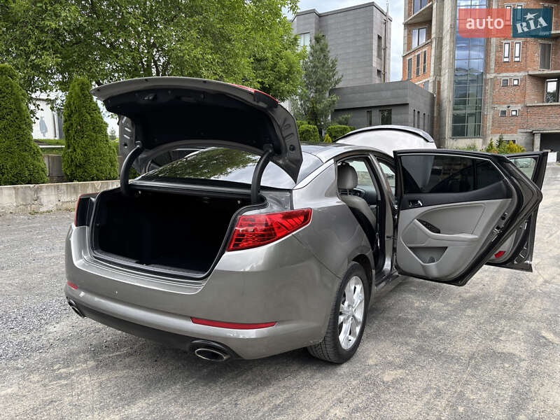 Седан Kia Optima 2012 в Хмельницком
