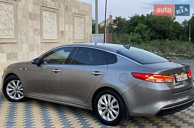 Седан Kia Optima 2017 в 