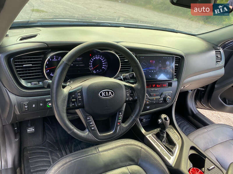 Седан Kia Optima 2012 в Новомосковську