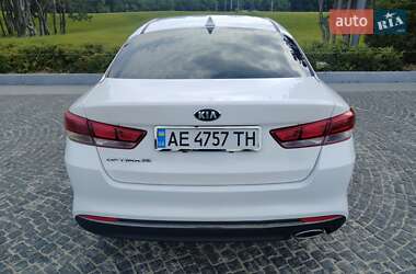 Седан Kia Optima 2016 в Днепре