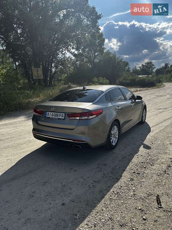 Седан Kia Optima 2016 в Кременчуге