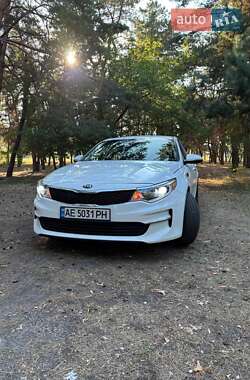 Седан Kia Optima 2016 в Днепре