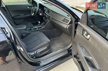 Седан Kia Optima 2016 в Хмельницькому