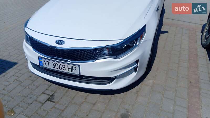 Седан Kia Optima 2015 в Ивано-Франковске