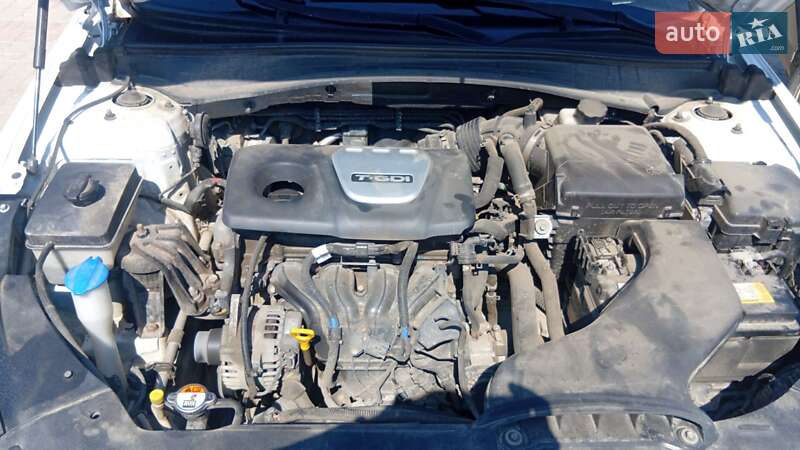 Седан Kia Optima 2015 в Ивано-Франковске