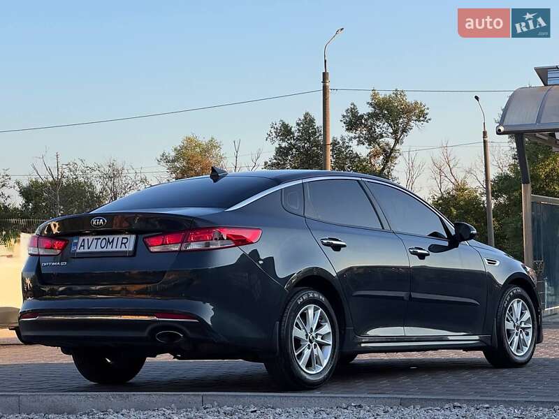 Седан Kia Optima 2016 в Запорожье
