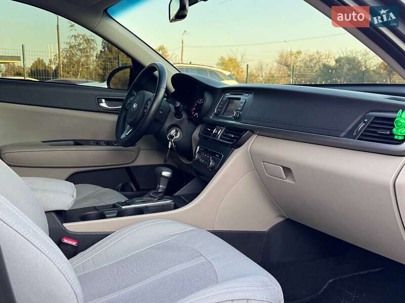 Седан Kia Optima 2016 в Запорожье