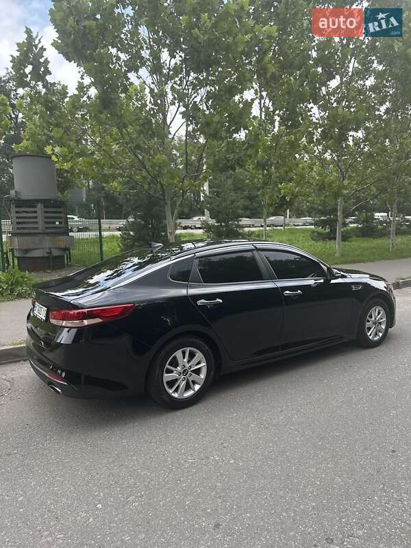Седан Kia Optima 2018 в Киеве