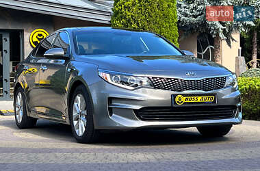 Седан Kia Optima 2016 в Львове