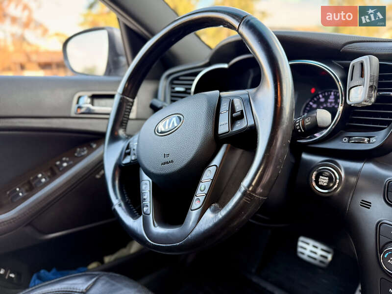 Седан Kia Optima 2012 в Кривом Роге