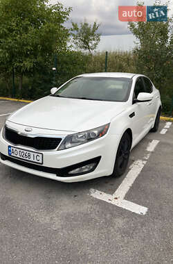 Седан Kia Optima 2012 в Ужгороде