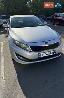 Седан Kia Optima 2011 в 