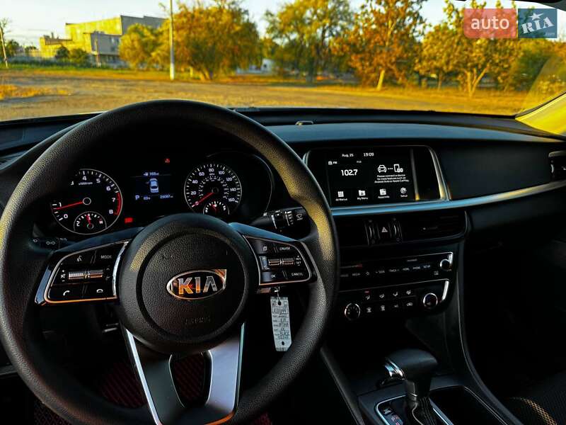 Седан Kia Optima 2019 в Одессе